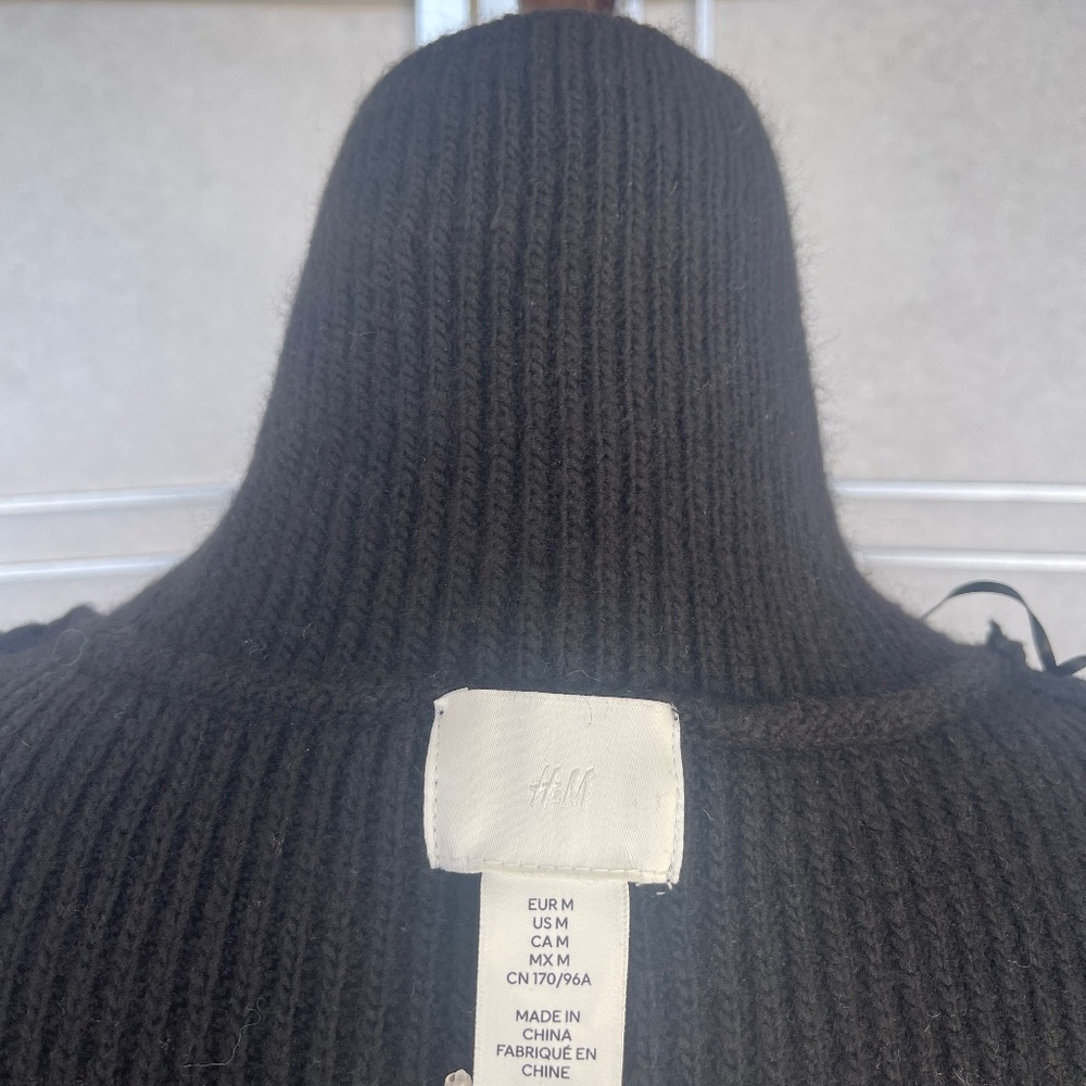 NWT H&M Black/White Oversized Striped Sweater sz M - Picture 6 of 8